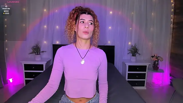 Evolet Bee online show from 09/16/25, 02:07