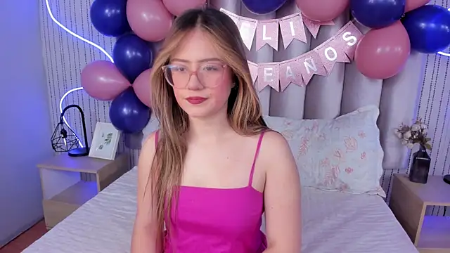 SamanthaPeachss online show from 09/19/25, 12:28