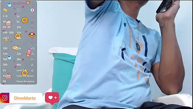 Snapshot of mike_black_22 chatting on 11/14/25, 02:16 mike black 22 online show from 11/14/25, 02:16