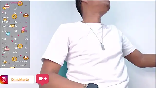 Snapshot of mike_black_22 chatting on 11/19/25, 07:47 mike black 22 online show from 11/19/25, 07:47