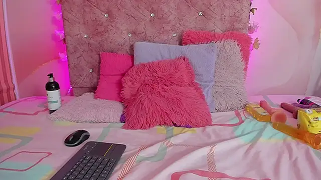 Mila grace  online show from 10/07/25, 06:38