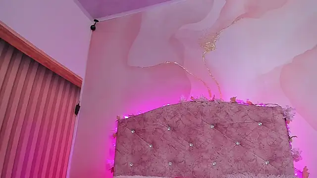 Mila grace  online show from 10/16/25, 06:31