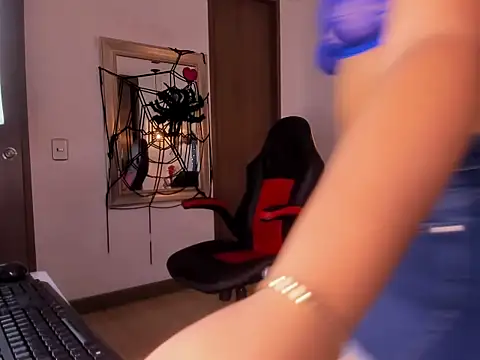 karol dl online show from 10/28/25, 10:12