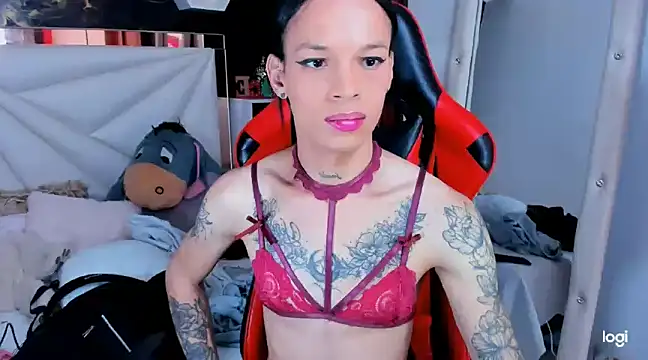 Snapshot of sara_slut21 chatting on 12/09/24, 03:44 sara slut21 online show from 12/09/24, 03:44