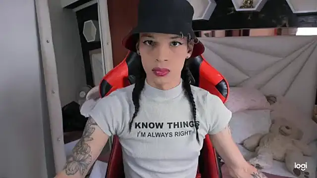 Snapshot of sara_slut21 chatting on 12/12/24, 03:16 sara slut21 online show from 12/12/24, 03:16