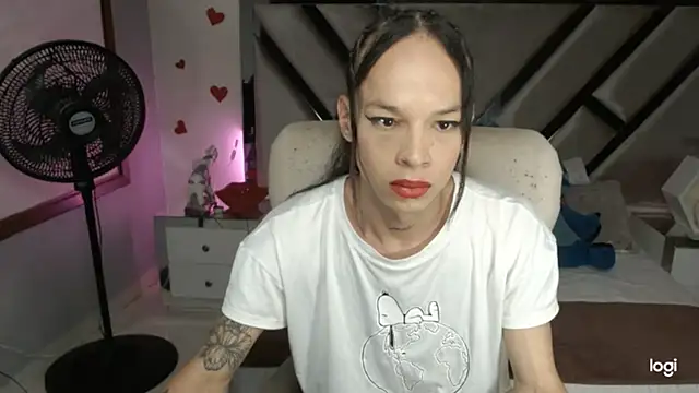 Snapshot of sara_slut21 chatting on 01/17/25, 10:34 sara slut21 online show from 01/17/25, 10:34