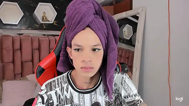 Snapshot of sara_slut21 chatting on 01/25/25, 08:00 sara slut21 online show from 01/25/25, 08:00