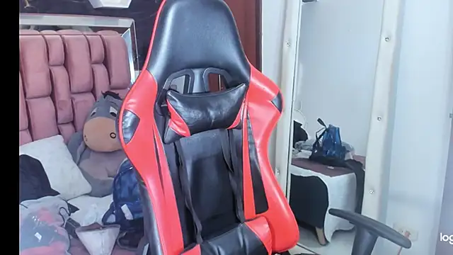 Snapshot of sara_slut21 chatting on 02/01/25, 01:02 sara slut21 online show from 02/01/25, 01:02