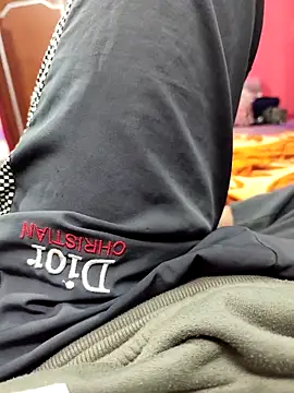 mannu11223 online show from 12/05/25, 10:24