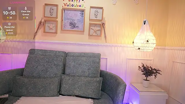 Snapshot of LoonaNyx chatting on 10/11/25, 11:31 LoonaNyx online show from 10/11/25, 11:31