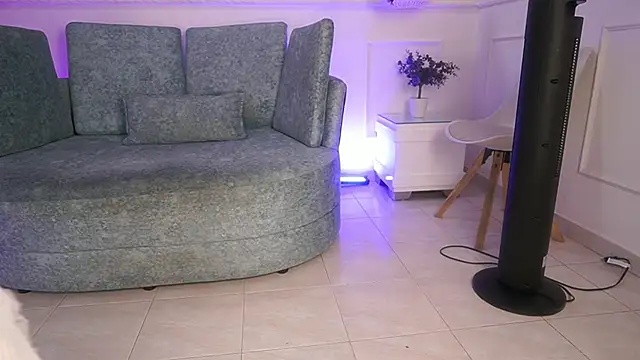 Snapshot of LoonaNyx chatting on 10/14/25, 11:33 LoonaNyx online show from 10/14/25, 11:33