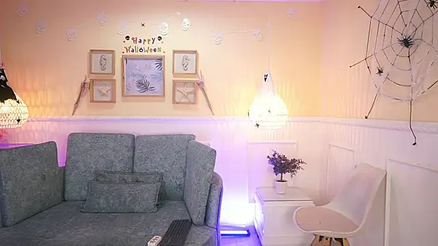 Snapshot of LoonaNyx chatting on 10/16/25, 11:33 LoonaNyx online show from 10/16/25, 11:33