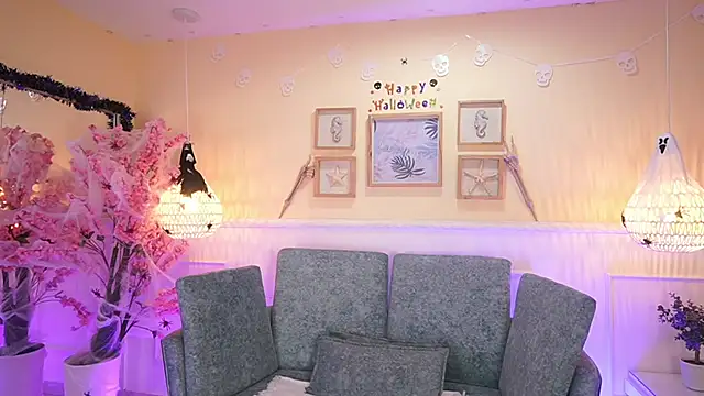 Snapshot of LoonaNyx chatting on 10/17/25, 11:35 LoonaNyx online show from 10/17/25, 11:35