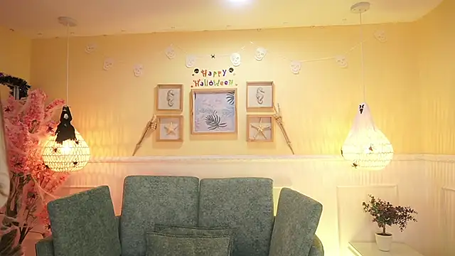 Snapshot of LoonaNyx chatting on 10/21/25, 11:33 LoonaNyx online show from 10/21/25, 11:33