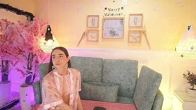 Snapshot of LoonaNyx chatting on 10/22/25, 11:43 LoonaNyx online show from 10/22/25, 11:43