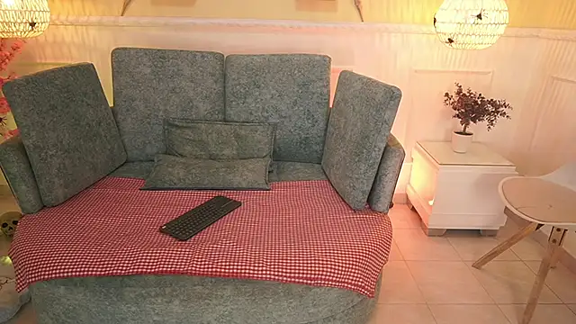 Snapshot of LoonaNyx chatting on 10/23/25, 11:42 LoonaNyx online show from 10/23/25, 11:42