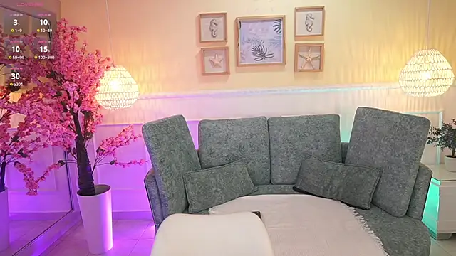 Snapshot of LoonaNyx chatting on 11/05/25, 11:32 LoonaNyx online show from 11/05/25, 11:32