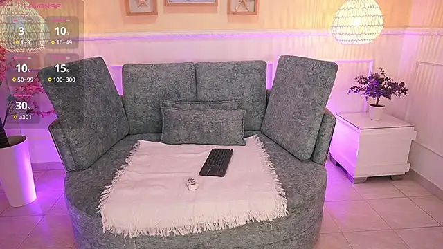 Snapshot of LoonaNyx chatting on 11/10/25, 11:42 LoonaNyx online show from 11/10/25, 11:42