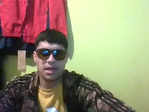 juanfritaa21 online show from 09/15/25, 05:24