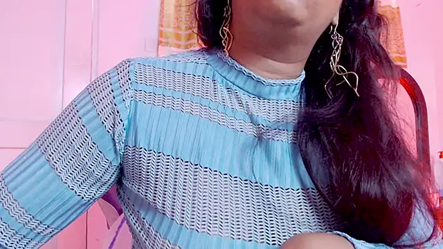 sofia 07 online show from 10/15/25, 07:36