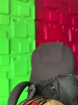 Linda LS online show from 10/14/25, 01:45