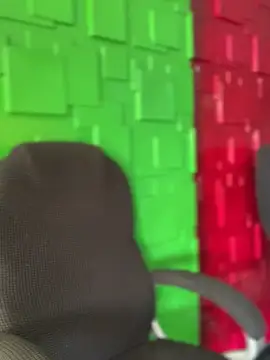 Linda LS online show from 10/31/25, 01:34