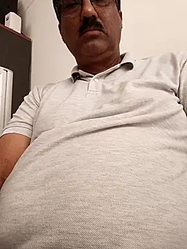 Snapshot of moonflower25 chatting on 10/07/25, 10:56 moonflower25 online show from 10/07/25, 10:56