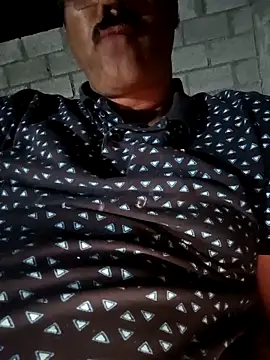 Snapshot of moonflower25 chatting on 10/12/25, 07:02 moonflower25 online show from 10/12/25, 07:02