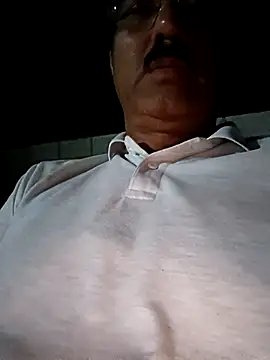 Snapshot of moonflower25 chatting on 10/18/25, 06:52 moonflower25 online show from 10/18/25, 06:52