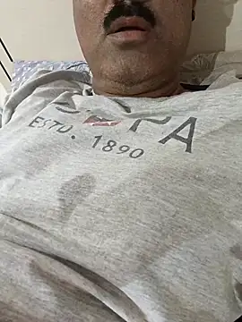 Snapshot of moonflower25 chatting on 10/20/25, 07:47 moonflower25 online show from 10/20/25, 07:47