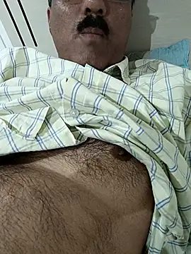 Snapshot of moonflower25 chatting on 10/25/25, 07:38 moonflower25 online show from 10/25/25, 07:38