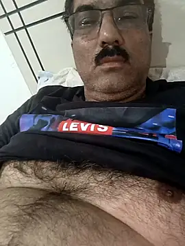 Snapshot of moonflower25 chatting on 10/26/25, 07:58 moonflower25 online show from 10/26/25, 07:58