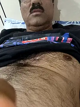 Snapshot of moonflower25 chatting on 10/27/25, 03:10 moonflower25 online show from 10/27/25, 03:10