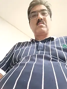 Snapshot of moonflower25 chatting on 11/06/25, 02:40 moonflower25 online show from 11/06/25, 02:40