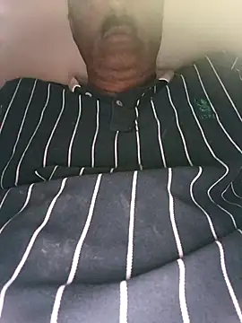 Snapshot of moonflower25 chatting on 11/14/25, 06:23 moonflower25 online show from 11/14/25, 06:23