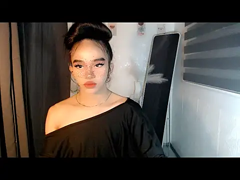 LauraSoHot online show from 11/23/25, 01:11