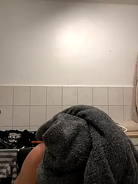 Emilia Mausi online show from 11/06/25, 08:32