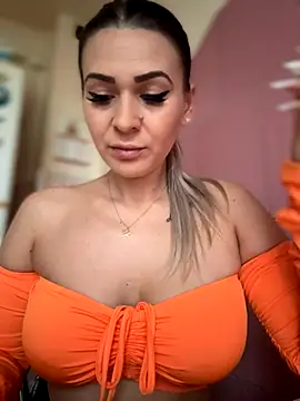 iSelena online show from 10/13/25, 04:56