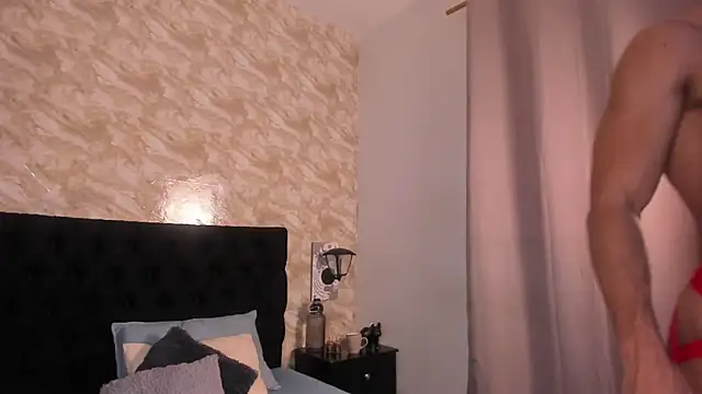 Snapshot of Lucio__Fox chatting on 10/28/25, 11:58 Lucio Fox online show from 10/28/25, 11:58