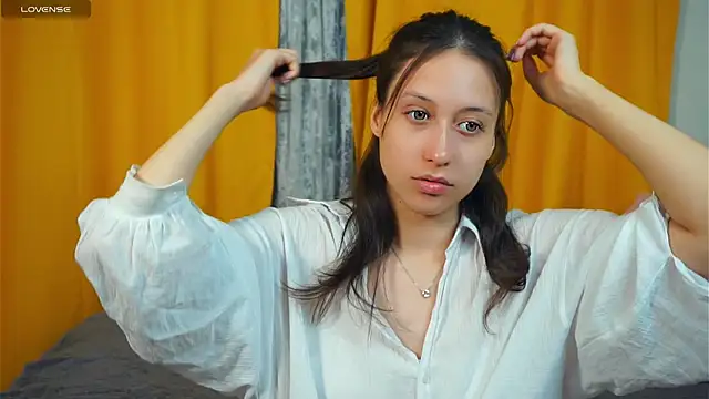 BeckyBurgh online show from 10/14/25, 06:31