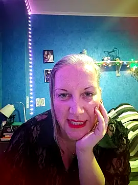 Snapshot of Feelineducentre chatting on 11/16/25, 08:03 Feelineducentre online show from 11/16/25, 08:03