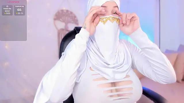 salma isawwii online show from 10/26/25, 02:01