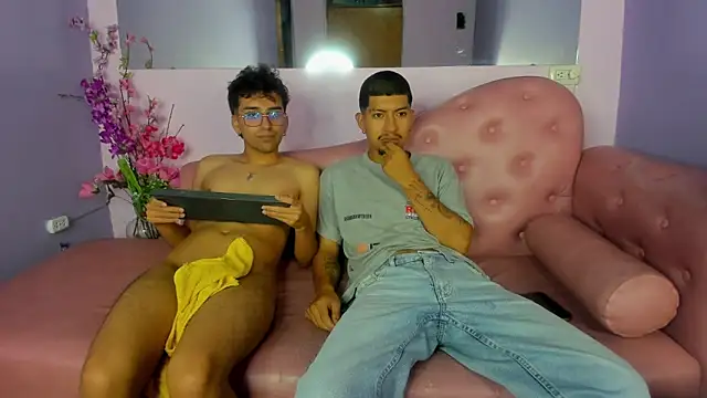 Snapshot of AxelAndJeremy chatting on 09/20/25, 03:29 AxelAndJeremy online show from 09/20/25, 03:29