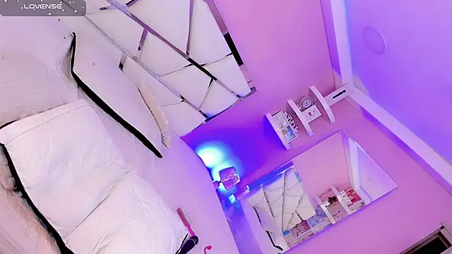 Ariia-janee online show from 11/26/25, 06:14