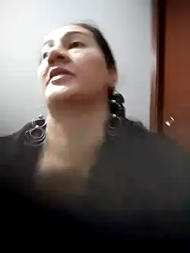 Aisha manzur online show from 11/26/25, 07:15