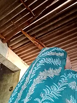 Snapshot of Joshi_Love143 chatting on 09/09/25, 04:01 Joshi Love143 online show from 09/09/25, 04:01