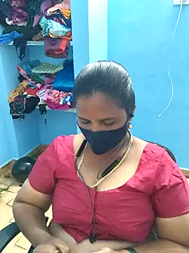 Snapshot of Tamil_Sweety chatting on 09/11/25, 04:51 Tamil Sweety online show from 09/11/25, 04:51