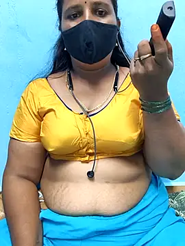 Snapshot of Tamil_Sweety chatting on 09/21/25, 11:39 Tamil Sweety online show from 09/21/25, 11:39