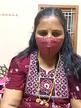 Snapshot of Tamil_Sweety chatting on 11/14/25, 06:28 Tamil Sweety online show from 11/14/25, 06:28