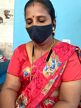 Snapshot of Tamil_Sweety chatting on 11/19/25, 01:49 Tamil Sweety online show from 11/19/25, 01:49